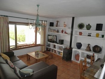 Vista del salon. Tenemos una tv de 32 pulgadas con dvd y algunos juegos de mesa