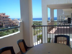 Apartamento con vistas al mar en urbanizacion privada, 1ª linea de playa, acceso directo a playa. Atlanterra