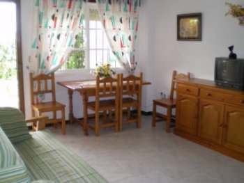 Comedor con sofa cama