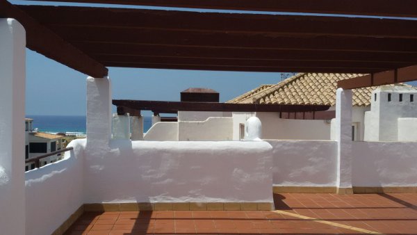Atico de 3h y 2 baos con terraza de 60 m2