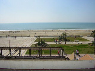 Como sabemos que lo mas apreciado es la vista de la playa, mostramos una foto desde el balcn del dormitorio