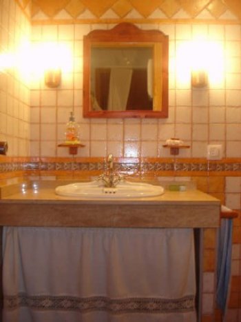 uno de los dos baños