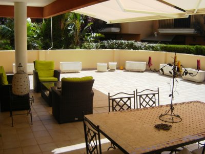 Alquiler de apartamento de  3 habitaciones en Campo Golf Islantilla terraza 130m y 2 piscinas