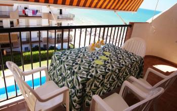 Flat with terrace and pool in the best area of Matalascaas, sea views.