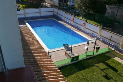 Apartamento para vacaciones en matalascaas 2 dormitorios con piscina y aparcamiento