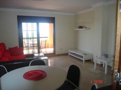 2 BEDROOM FLAT IN ISLA CANELA