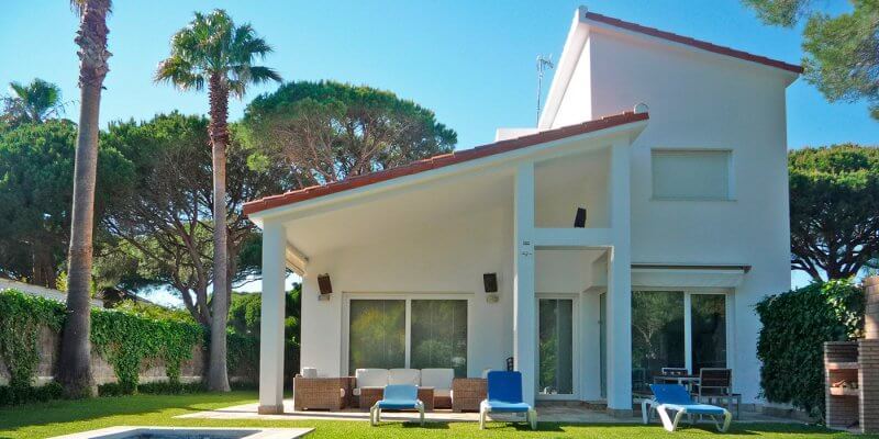  Villa de lujo en  urbanización Roche, con  jardín,  piscina privada, a 500 mts. de la playa, WIFI