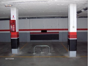 Plaza de garaje, de facil acceso y gran tamaño.