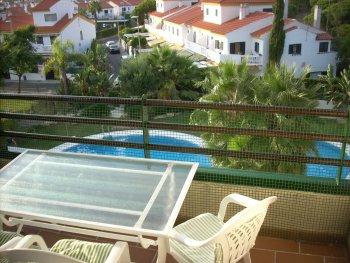 vistas de la piscina desde la terraza