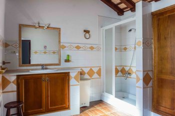 Chalet de 120 m, barbacoa techada, piscina y wifi gratis (6) 