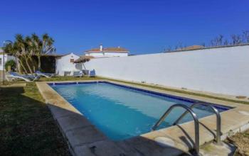 Chalet de 120 m, jardin, barbacoa, piscina y wifi gratis