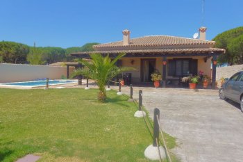 Chalet independiente con piscina en los alrededores del Novo Sanct (1) 