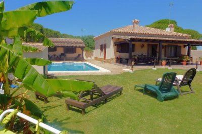 Chalet independiente con piscina en los alrededores del Novo Sancti Petri.