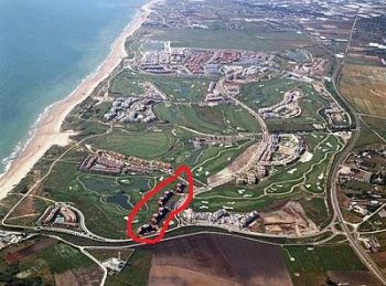 APARTAMENTO EN PRIMERA LINEA DE PLAYA EN URBANIZACION TORRESALADA II EN  COSTA BALLENA