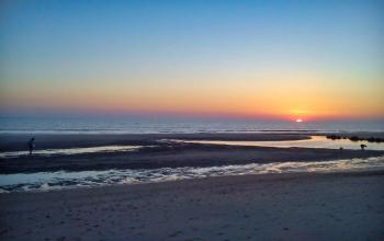 UNSPOILT NATURE. FIRST LINE OF BEACH. FULLY EQUIPPED. ALMOST LIKE HOME.