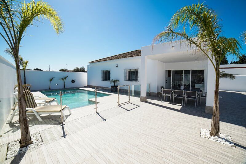 PRECIOSO CHALET EN CONIL CON PISCINA PRIVADA, MARAB