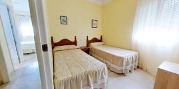 Dormitorio 2 con armario empotrado