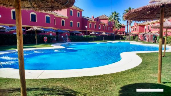 Piscina da urbanizao de golfe Albatros