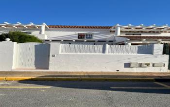 Semi-detached house in Urbasur with terrace and communal swimming pool (Ideal for families)