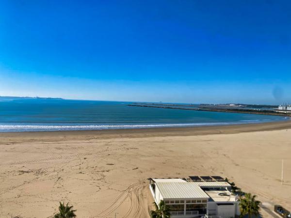 Alquiler en primera lnea de playa con vistas directas al mar desde todas las habitaciones