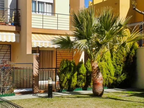 Alquiler de Chalet adosado junto a playa Sta Ana con Aire Acondicionado en toda la vivienda y piscina; Isla Cristina, Huelva. 