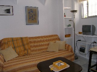 Apartamento reformado en el casco histrico, junto al mercado y la Catedral, a 10 min. de la Playa de la Caleta.  