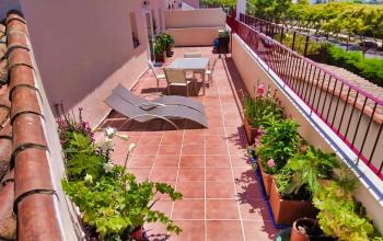 LUXURY SEA VIEW PENTHOUSE WITH INTERNET AND AIR-CONDITIONING