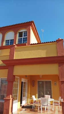 vista de fachada villa lujo matalasca�as